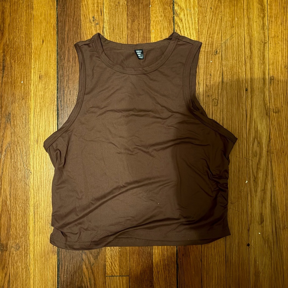 SHEIN Chocolate Brown, White, and Black Cropped Tank Top